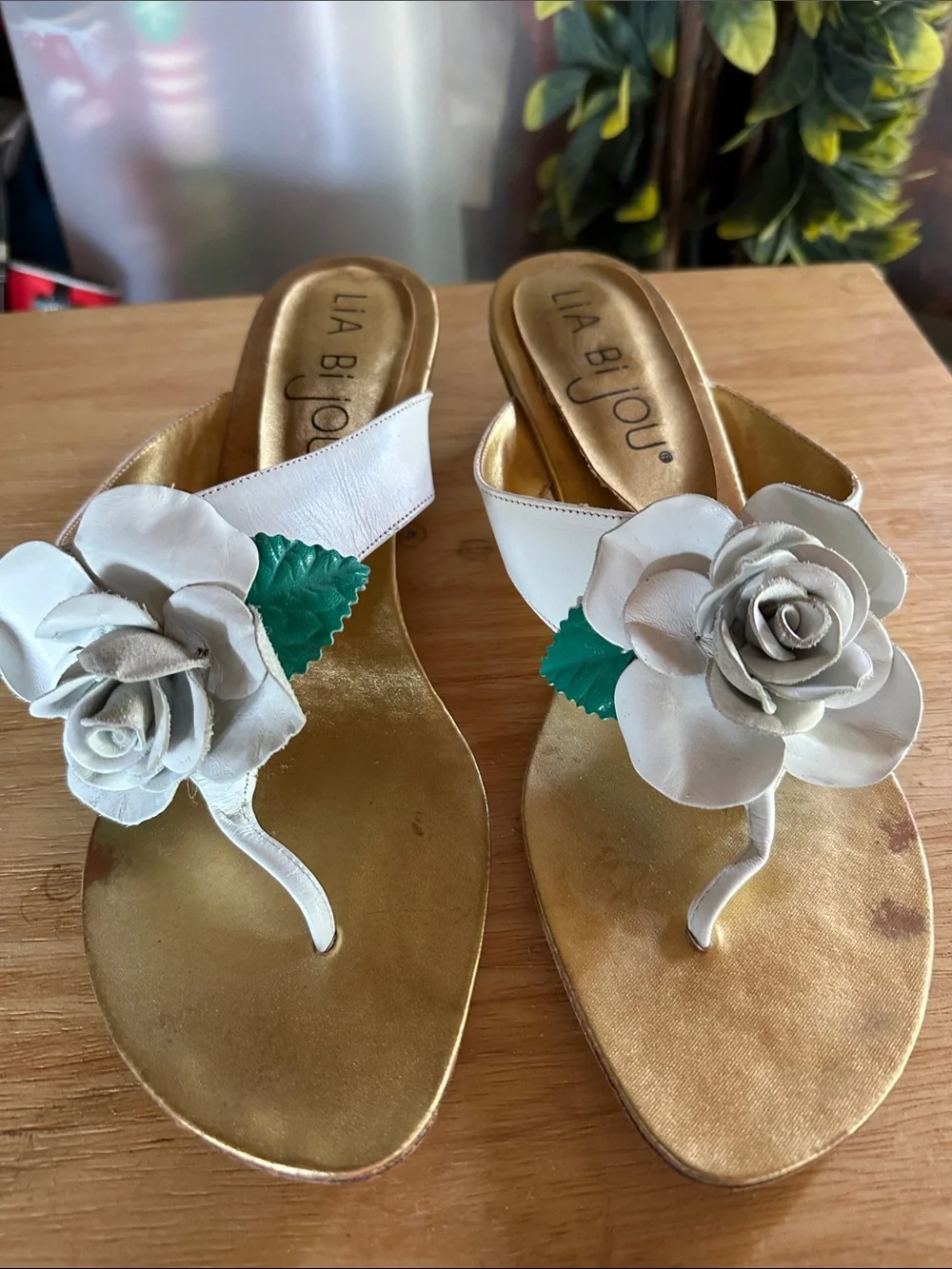 Lia Bijou White Floral Thong Sandals with Gold Footbed